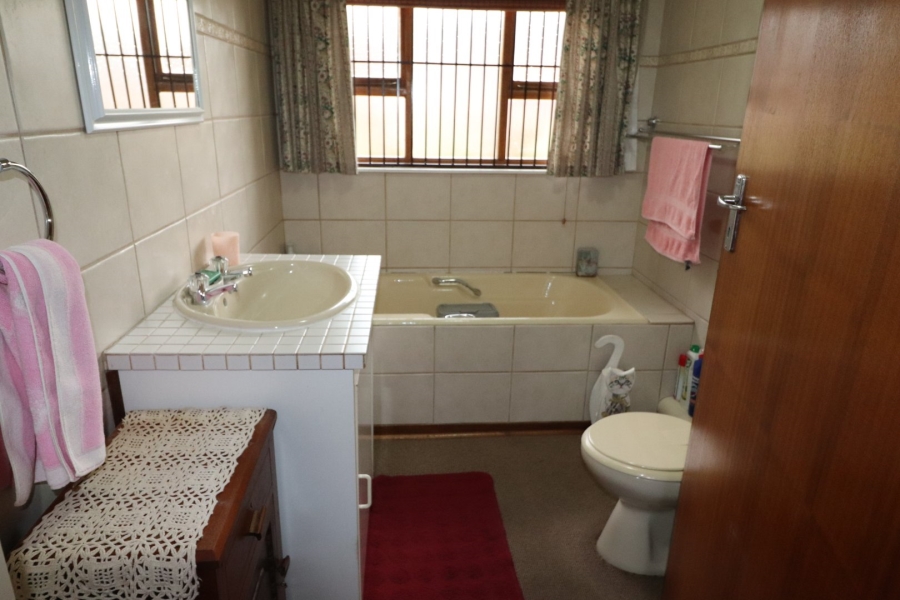 3 Bedroom Property for Sale in Heuwelsig Free State